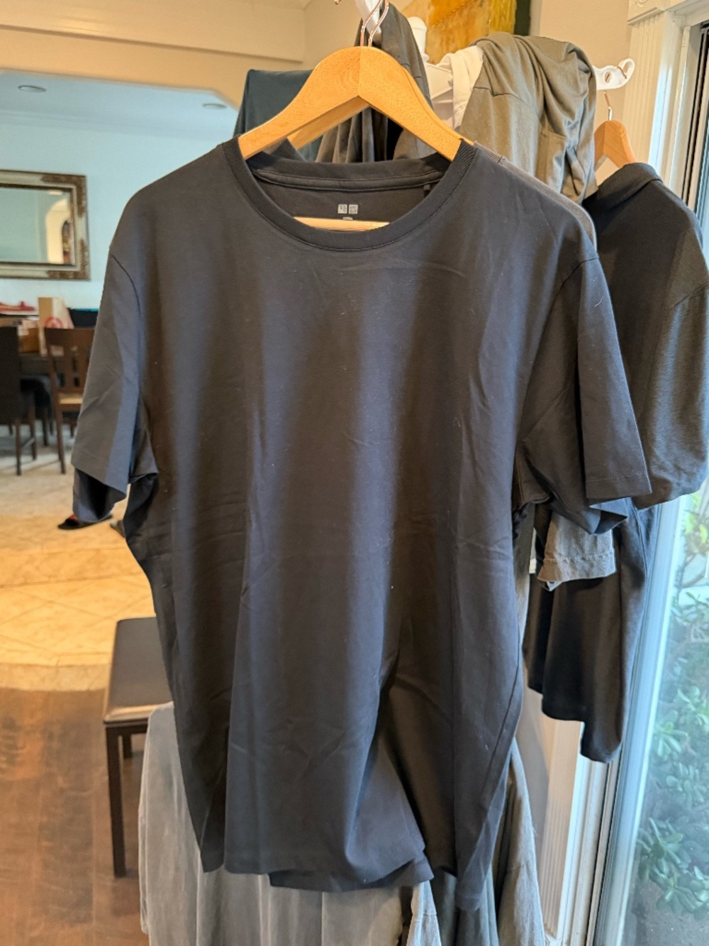 UNIQLO MENS SUPIMA T SHIRT SIZE XL